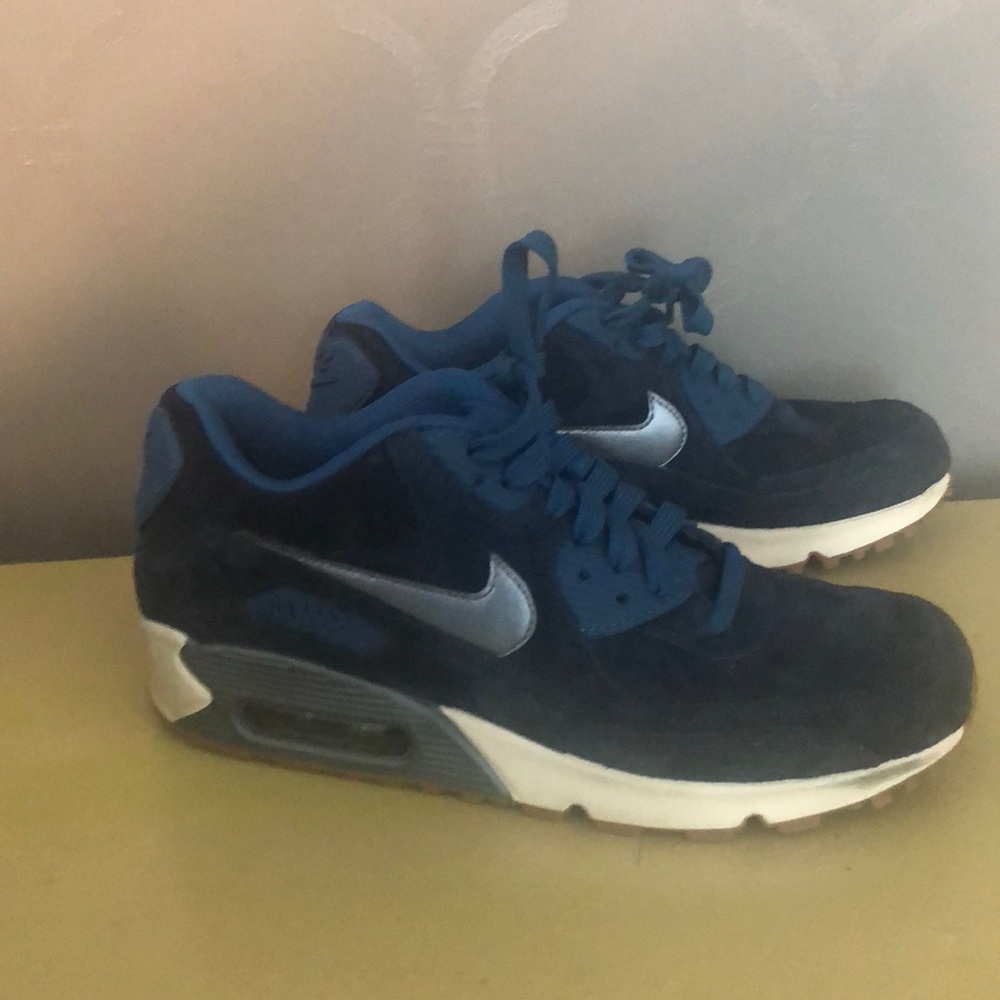 Blue leather nike air max.